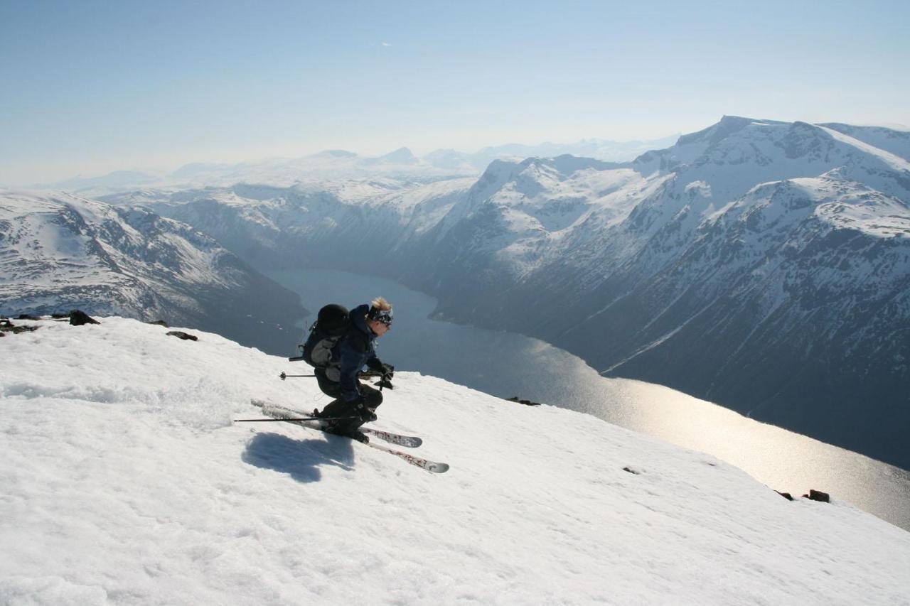 Gratangen Fjellhotell Exteriör bild